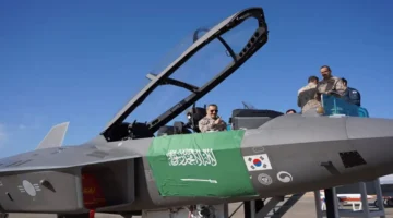 مقاتلة KF-21.. قائد القوات الجوية السعودية يتفقد منشآت الصناعات الكورية لتبادل التكنولوجيا